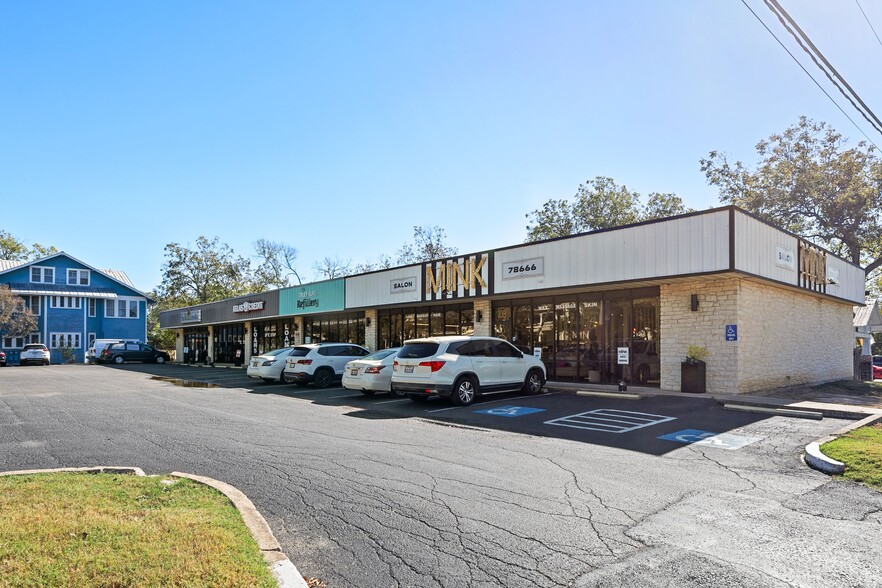 Primary Photo Of 331 W Hopkins St, San Marcos Storefront For Sale