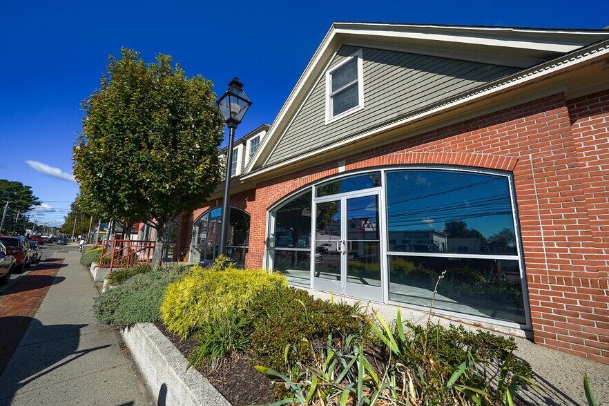 More Photos Of 1916 Post Rd, Fairfield Storefront Retail Office For Lease