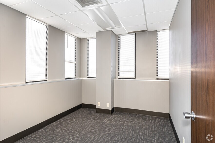 More Photos Of 4240 Blue Ridge Blvd, Kansas City Office For Sale