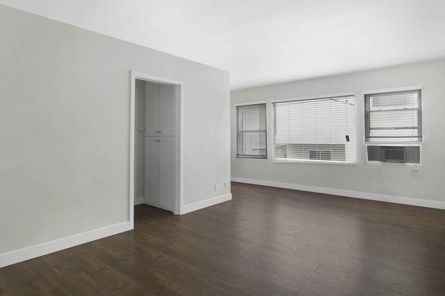More Photos Of 1142-1148 E 1st St, Long Beach Apartments For Sale