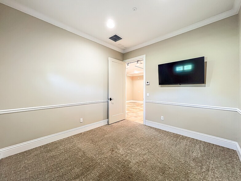 More Photos Of 4850 Holopaw Rd, Saint Cloud Office For Sale