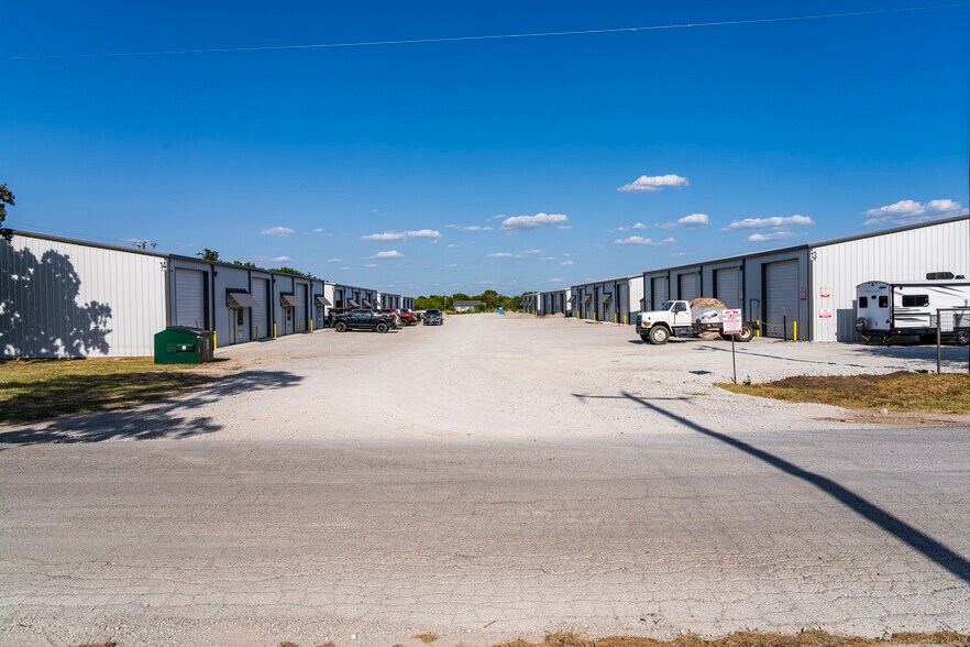 More Photos Of 2170 Collins Rd, Denton Unknown For Lease