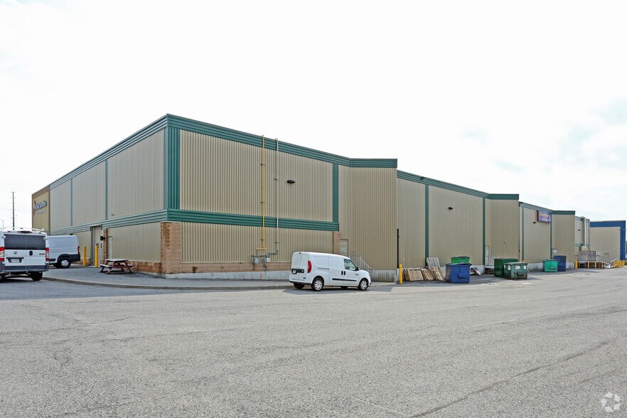 More Photos Of 3020 Hawthorne Rd, Ottawa Showroom For Lease