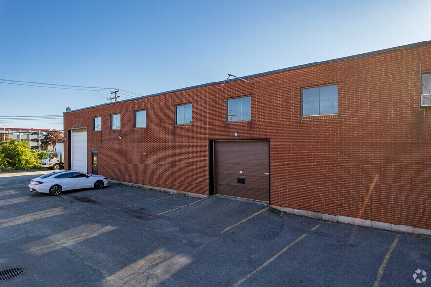 More Photos Of 72 Boul Brunswick, Pointe-claire Service For Lease