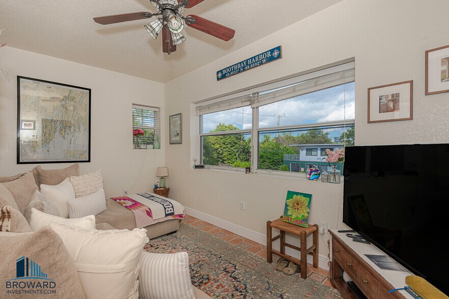 More Photos Of 330 SW 20th St, Fort Lauderdale Multifamily For Sale