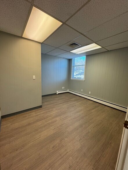 More Photos Of 77 Meadow St, Holyoke Coworking Space