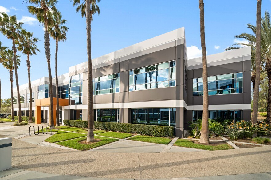 More Photos Of 25391 Commercentre Dr, Lake Forest Coworking Space