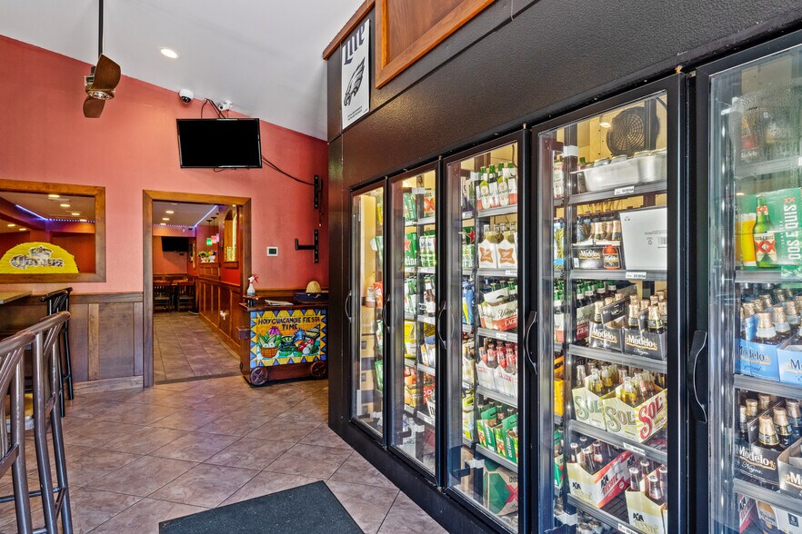 More Photos Of 5626 W Lincoln Hwy, Parkesburg Restaurant For Sale