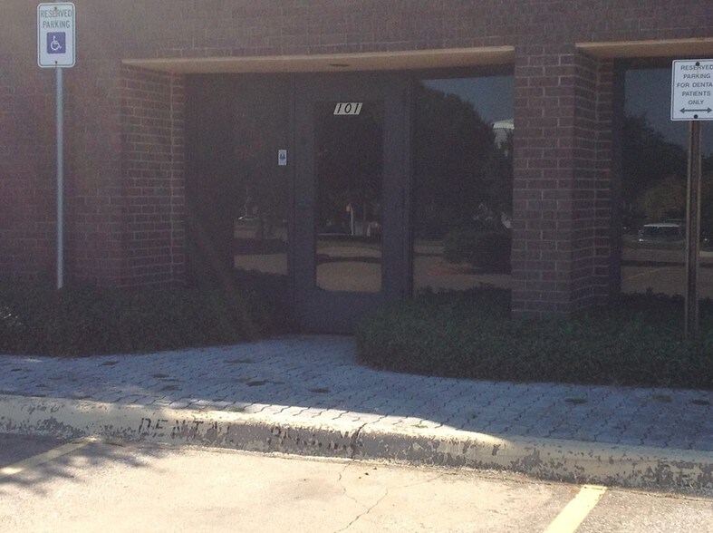 More Photos Of 101 E Randol Mill Rd, Arlington Office For Lease