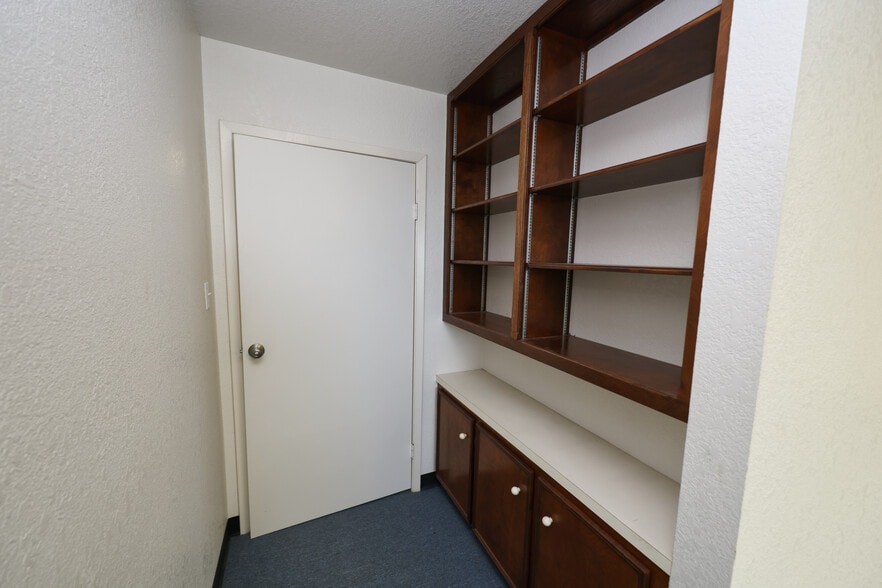 More Photos Of 6511 Stewart Rd, Galveston Office For Lease