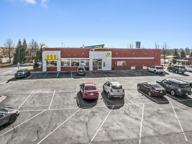 More Photos Of 1205 Commons Cir, Plover Fast Food For Sale