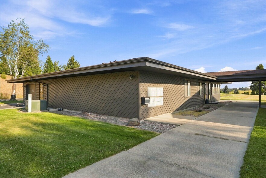 More Photos Of 540 N Madison St, Tekoa Apartments For Sale