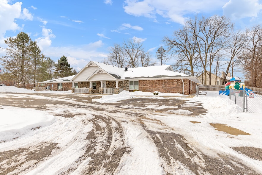 Primary Photo Of 5758 Cooley Lake Rd, Waterford Daycare Center For Sale