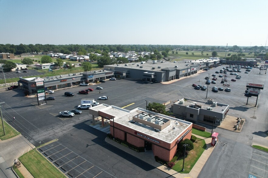 More Photos Of 11307 Garnett Rd, Tulsa Unknown For Lease