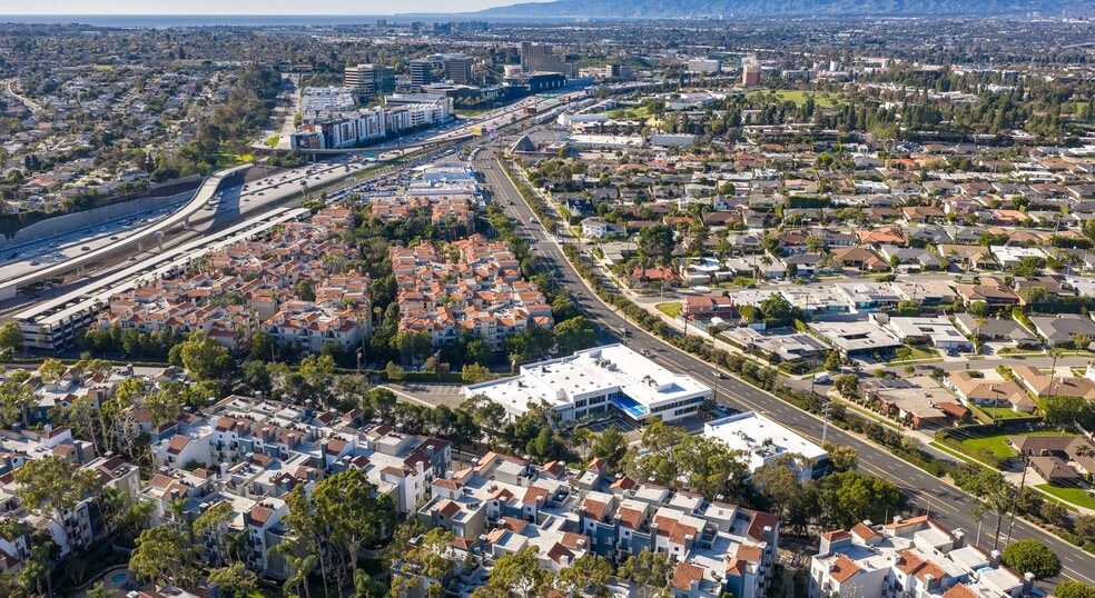 More Photos Of , Los Angeles Office For Sale