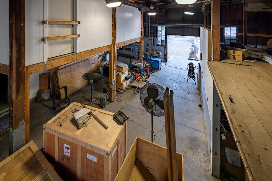 More Photos Of 2 17th St, Richmond Warehouse For Sale