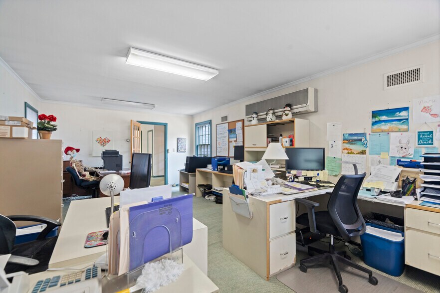 More Photos Of 1481 Chapel St, New Haven Office For Sale