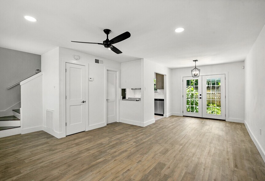 More Photos Of 9384 Fox Run Ave, Baton Rouge Apartments For Sale