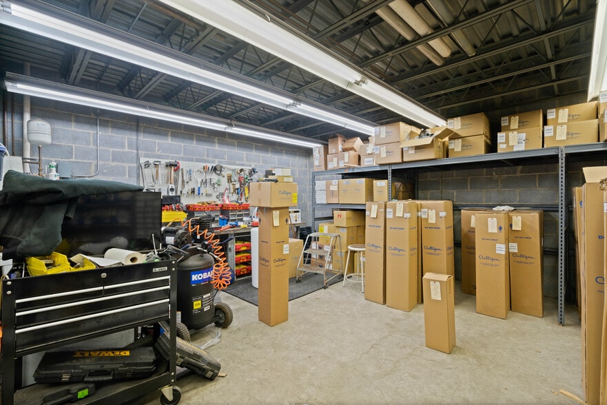 More Photos Of 20 McCarty Rd, Fredericksburg Industrial For Sale