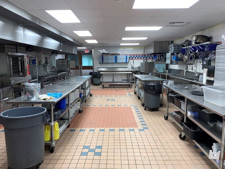 More Photos Of 4733 Hills And Dales Rd NW, Canton General Retail For Sale