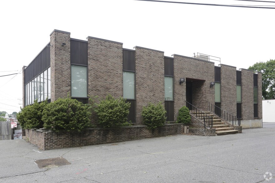 More Photos Of 481 Memorial Pky, Phillipsburg Office For Lease