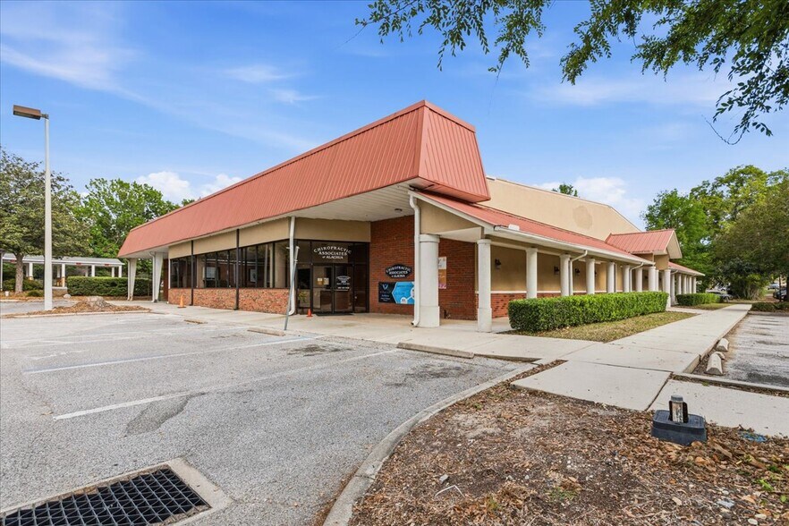 More Photos Of 15043 Main St, Alachua Showroom For Sale