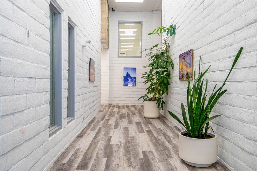 More Photos Of 5353 Wyoming, Albuquerque Office For Lease