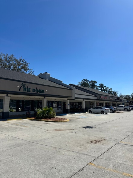 More Photos Of 1177 Park Ave, Orange Park Unknown For Lease