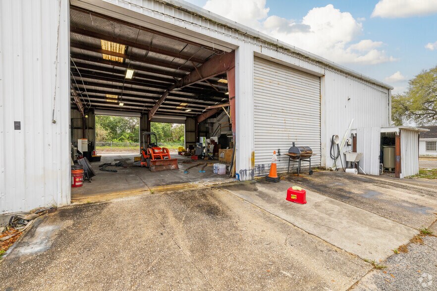 More Photos Of 9516 E Dr Martin Luther King Blvd, Tampa Warehouse For Lease