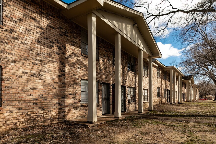 More Photos Of 3081 St. Charles Dr, Memphis Apartments For Sale