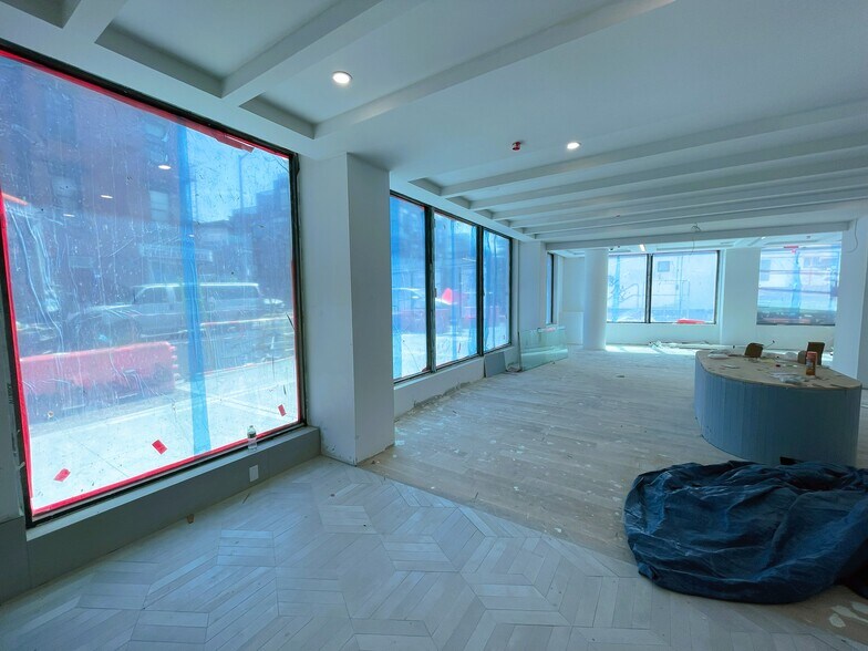 More Photos Of 228 Berry St, Brooklyn Apartments For Lease