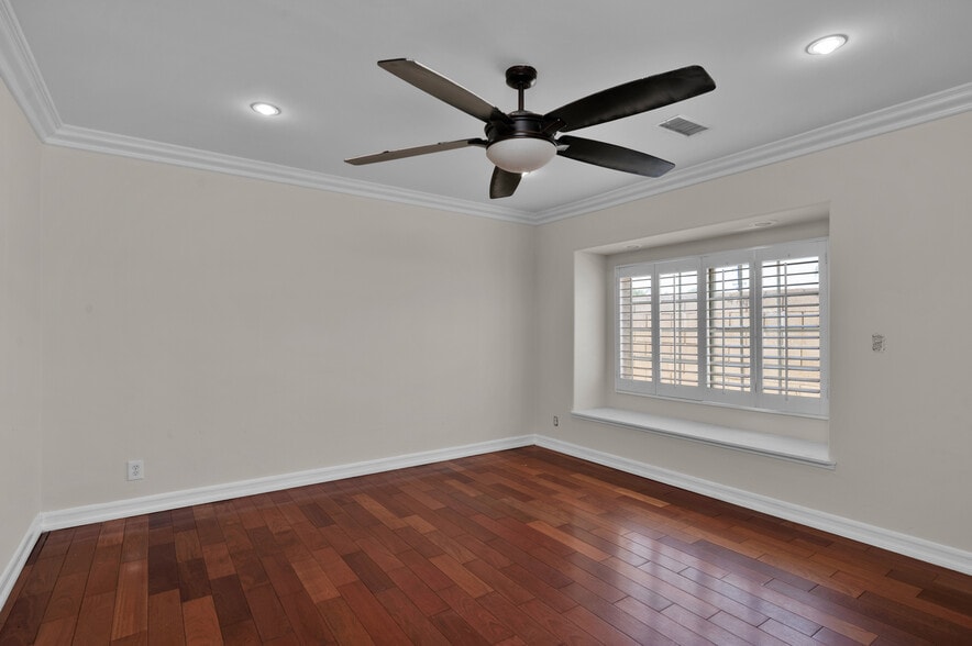 More Photos Of 801 W Whittier Blvd, La Habra Storefront Retail Residential For Sale