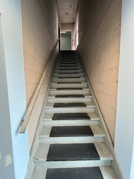 More Photos Of 601-605 Union Blvd, Totowa Showroom For Lease