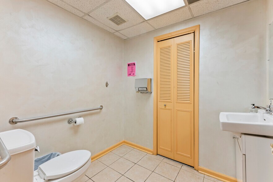 More Photos Of 7 Auer Ct, East Brunswick Office For Sale