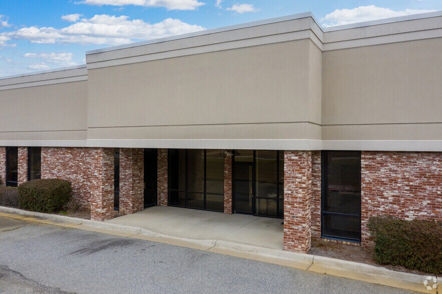 More Photos Of 6074 Business Park Dr, Columbus Light Distribution For Lease