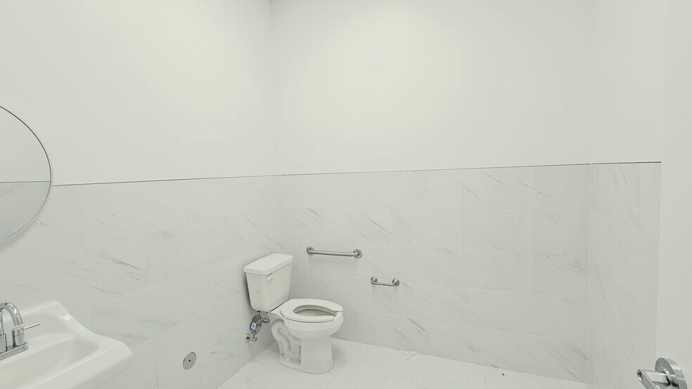 More Photos Of 7101 Custer Rd, Frisco General Retail For Sale