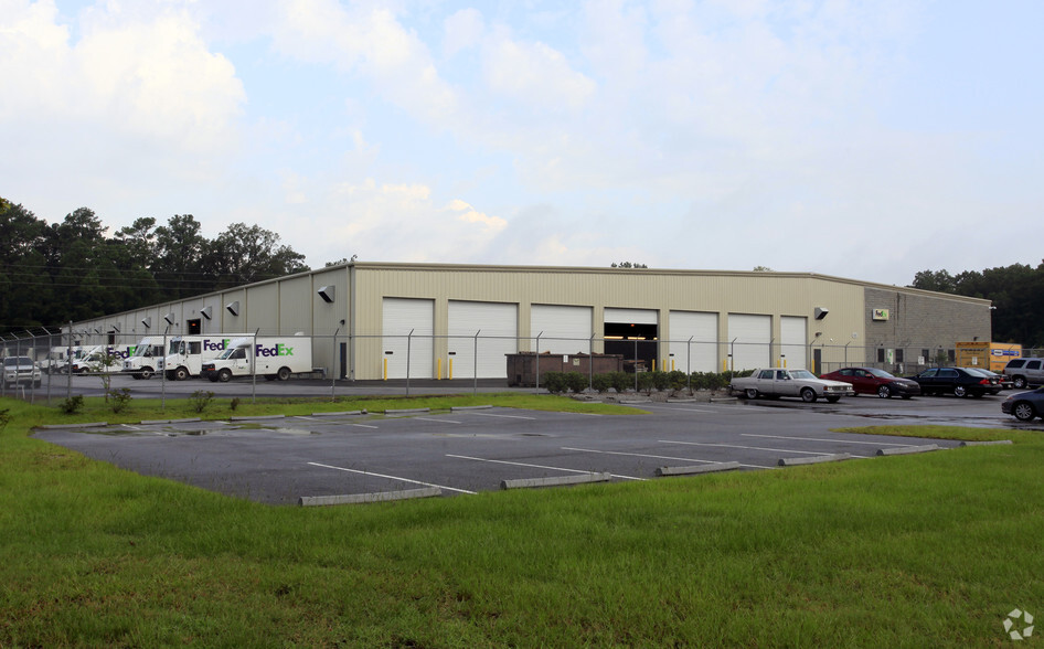 Primary Photo Of 126 Gignilliat Cir, Savannah Distribution For Lease