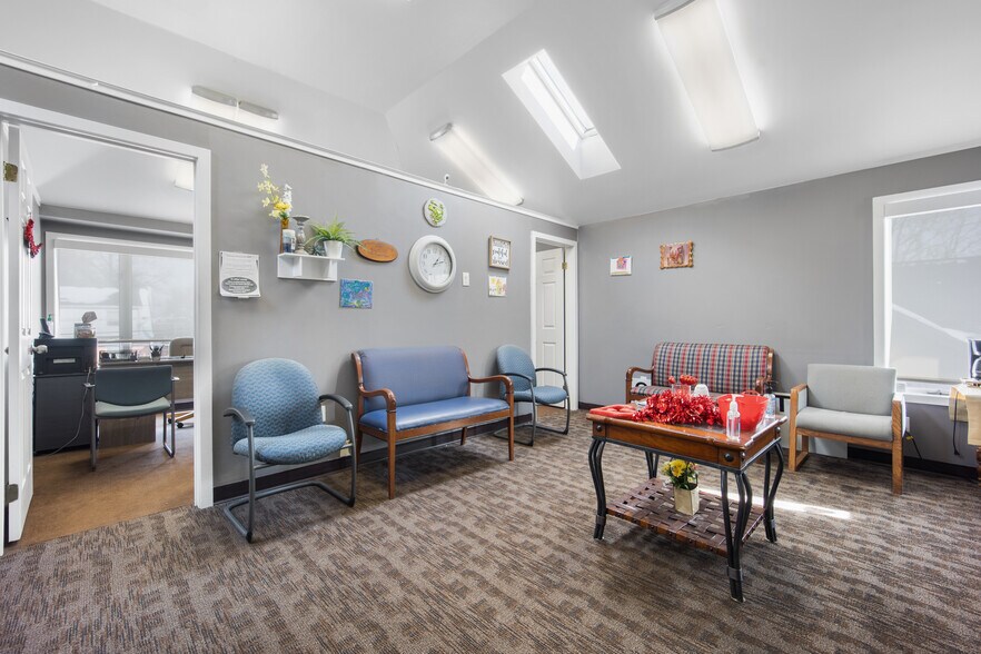 More Photos Of 538 Street Rd, Southampton Office For Lease