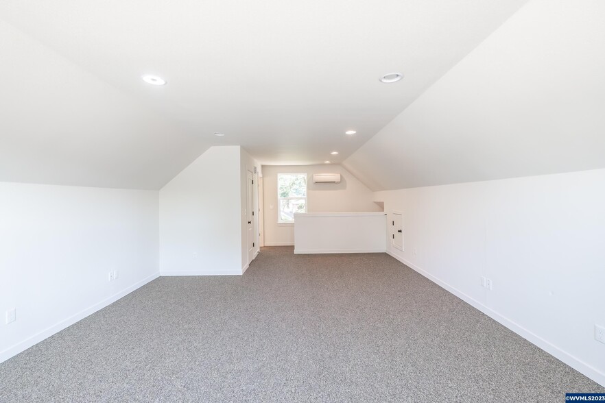 More Photos Of 4206 Main St, Sweet Home Auto Repair For Sale