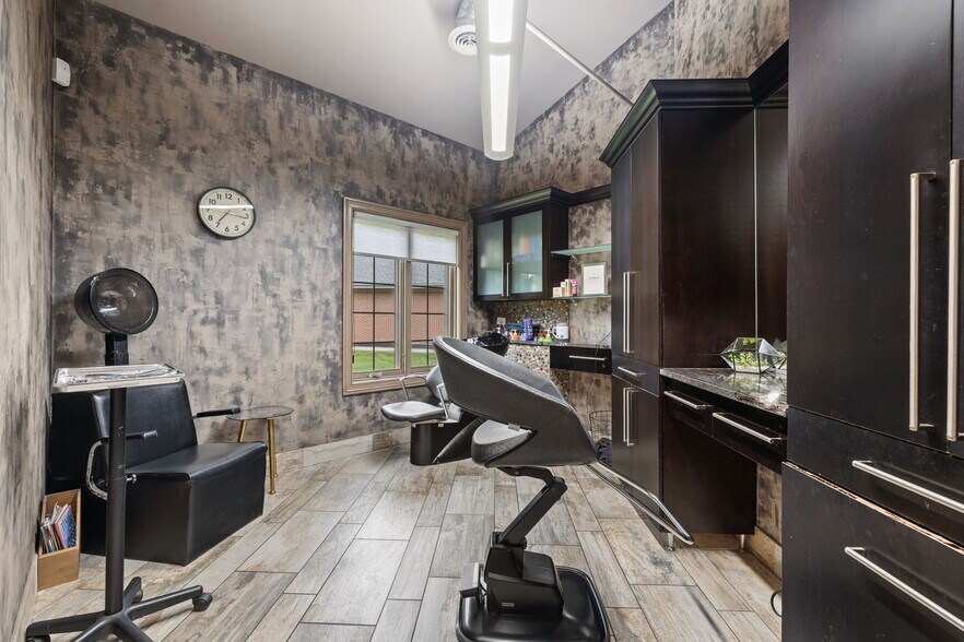 More Photos Of 3941 75th St, Aurora Medical For Sale