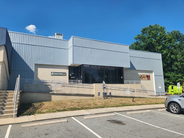 More Photos Of 1910 N Church St, Greensboro Medical For Sale