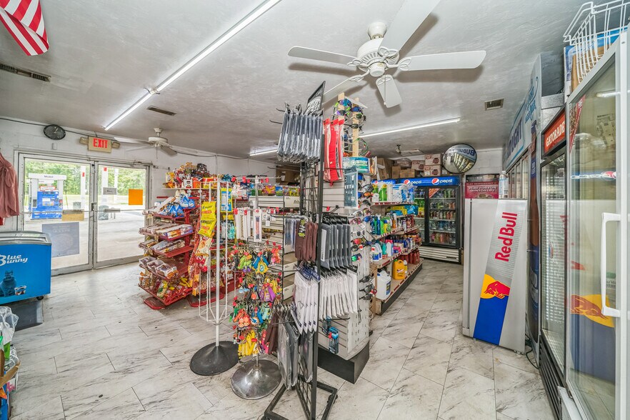 More Photos Of 3749 Pat Thomas Pky, Quincy General Retail For Sale