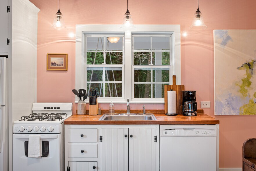 More Photos Of 3500 Sunset Lodge Ct, Charlottesville Hotel For Sale