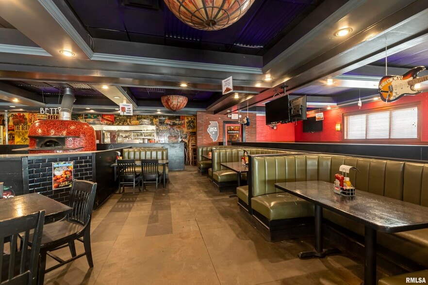 More Photos Of 2310 Reed Station Pky, Carbondale Restaurant For Sale