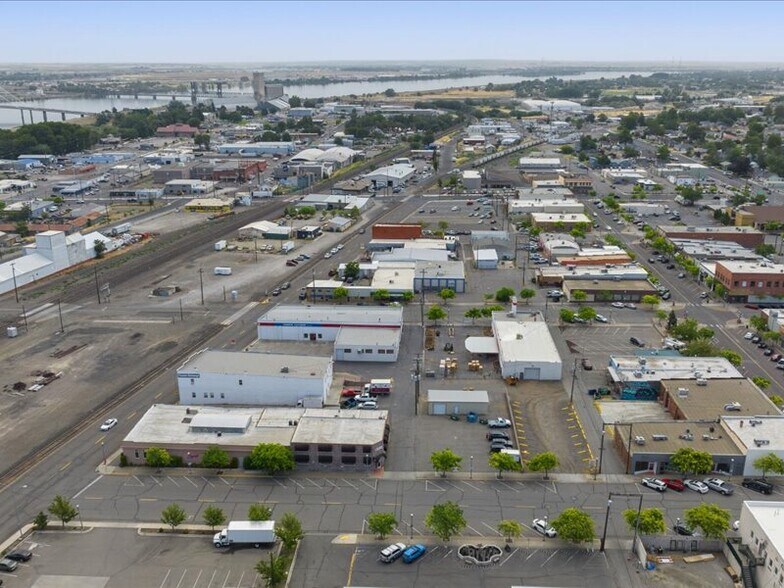 More Photos Of 110 N Cascade St, Kennewick Flex For Sale