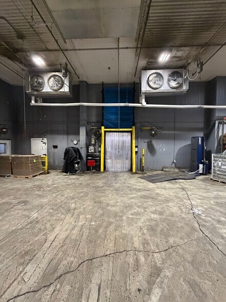 More Photos Of 3255 Meridian Pky, Weston Refrigeration Cold Storage For Lease