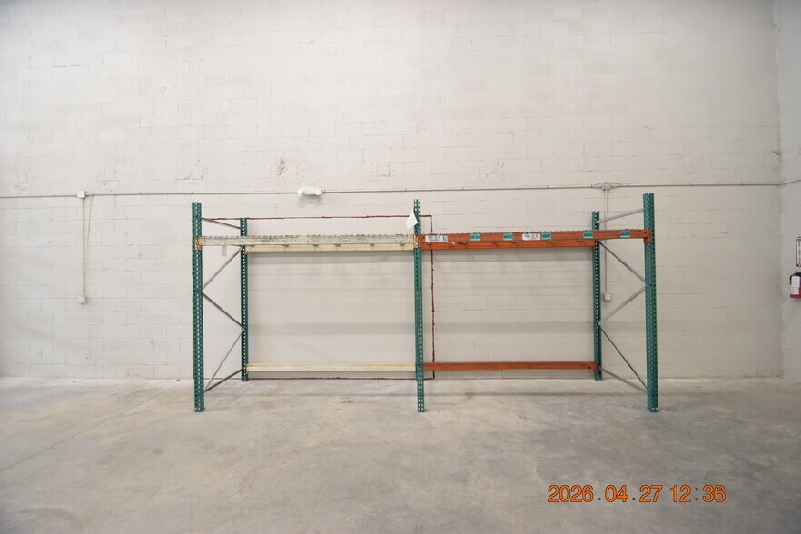 More Photos Of 4403 E Columbus Dr, Tampa Light Manufacturing For Lease
