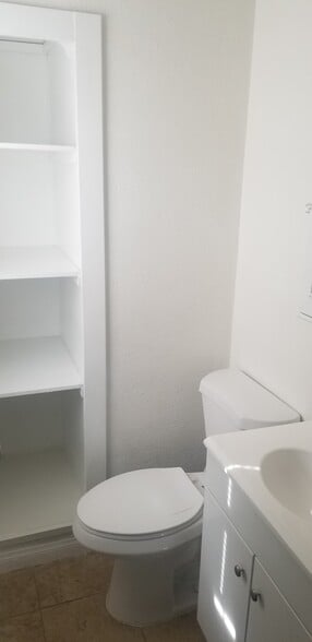 More Photos Of 725 S 6th St, Las Vegas Office For Lease