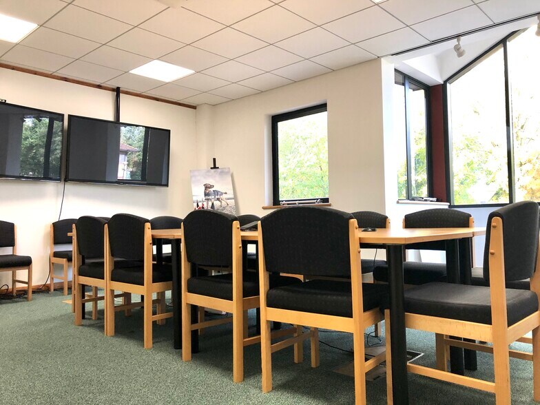 More Photos Of Adderbury Ct, Banbury Office For Lease