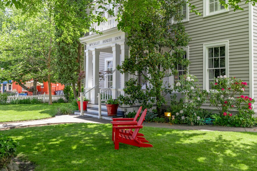 More Photos Of 240 E California St, Jacksonville Hotel For Sale